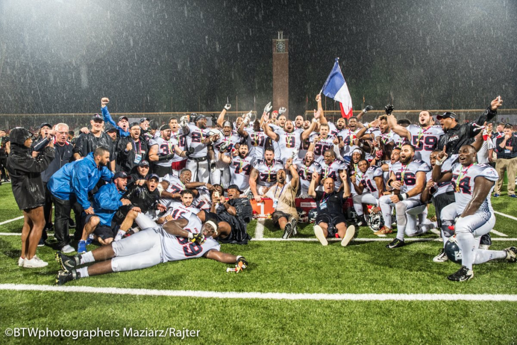 WHAT'S AN AMERICAN FOOTBALL GAME LIKE IN FRANCE? 