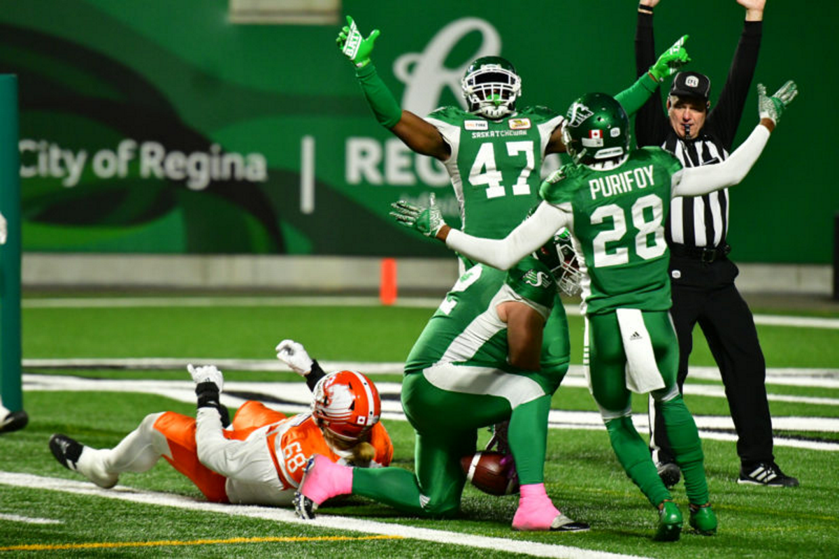 Saskatchewan Roughriders clinch playoff game with massive defensive display