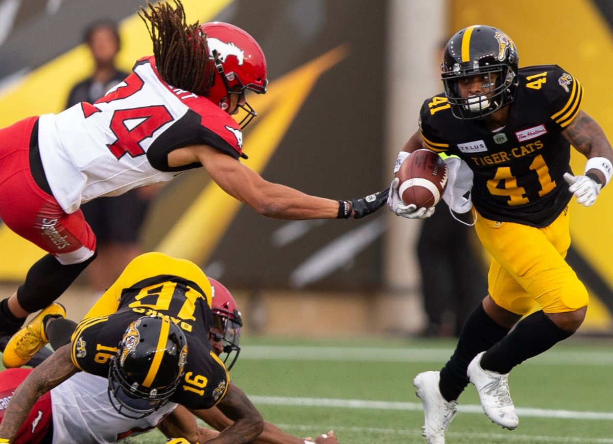 Delvin Breaux of the Hamilton Tiger-cats plays against the