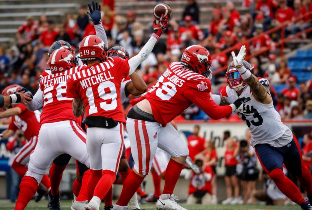 Calgary Stampeders edge Alouettes in opening game of season