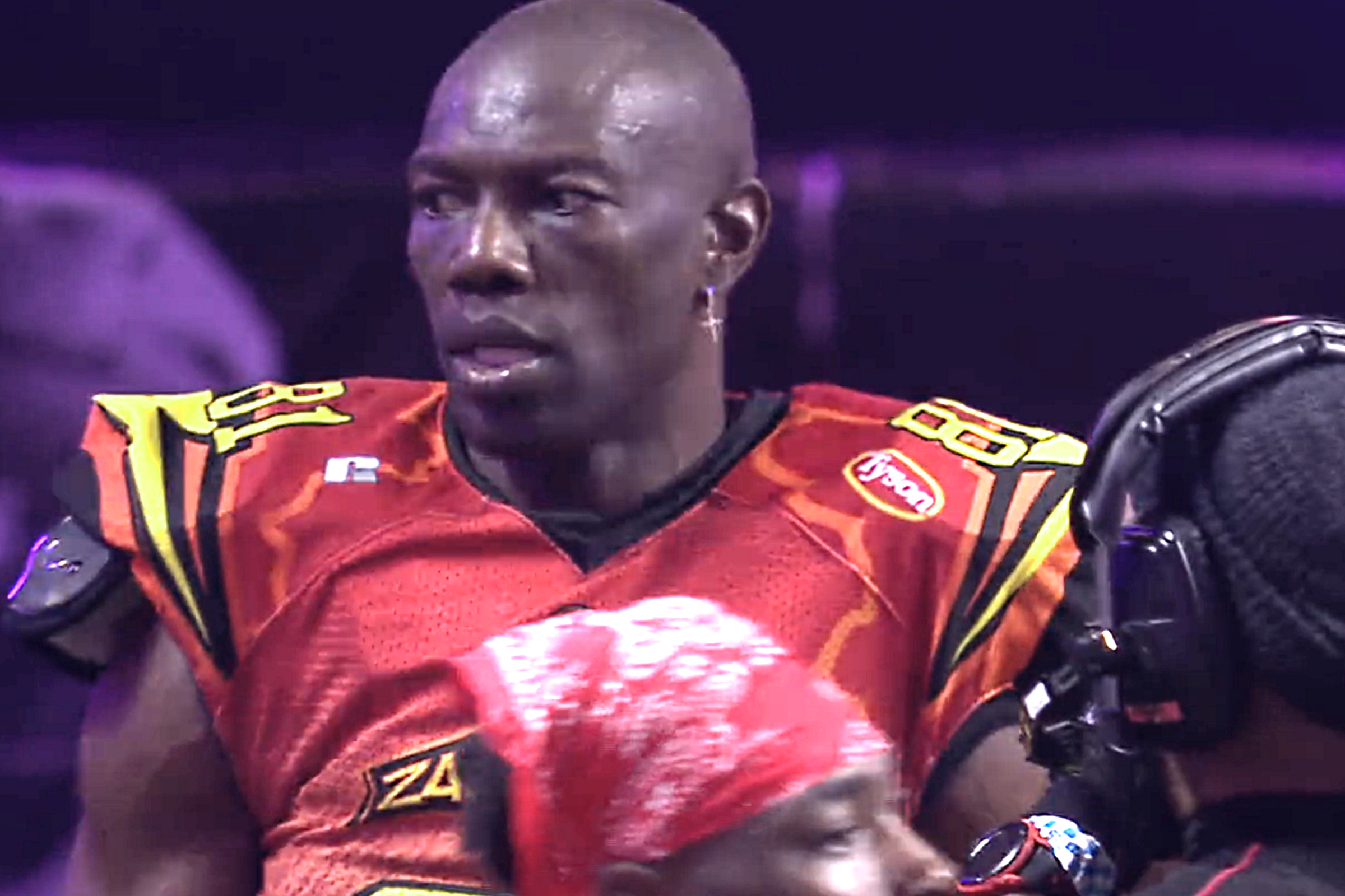 LOOK: Terrell Owens scores touchdown in Fan Controlled Football