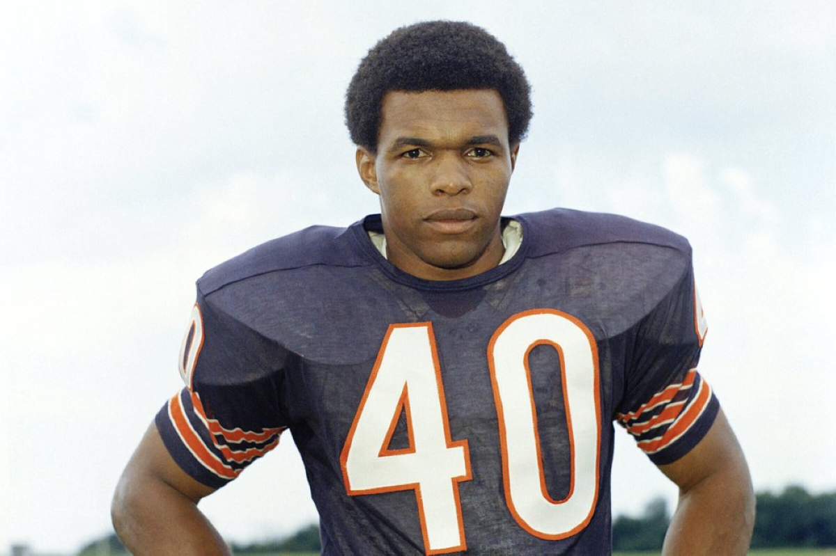 A look back at Chicago Bears Hall of Fame RB Gale Sayers' six-TD