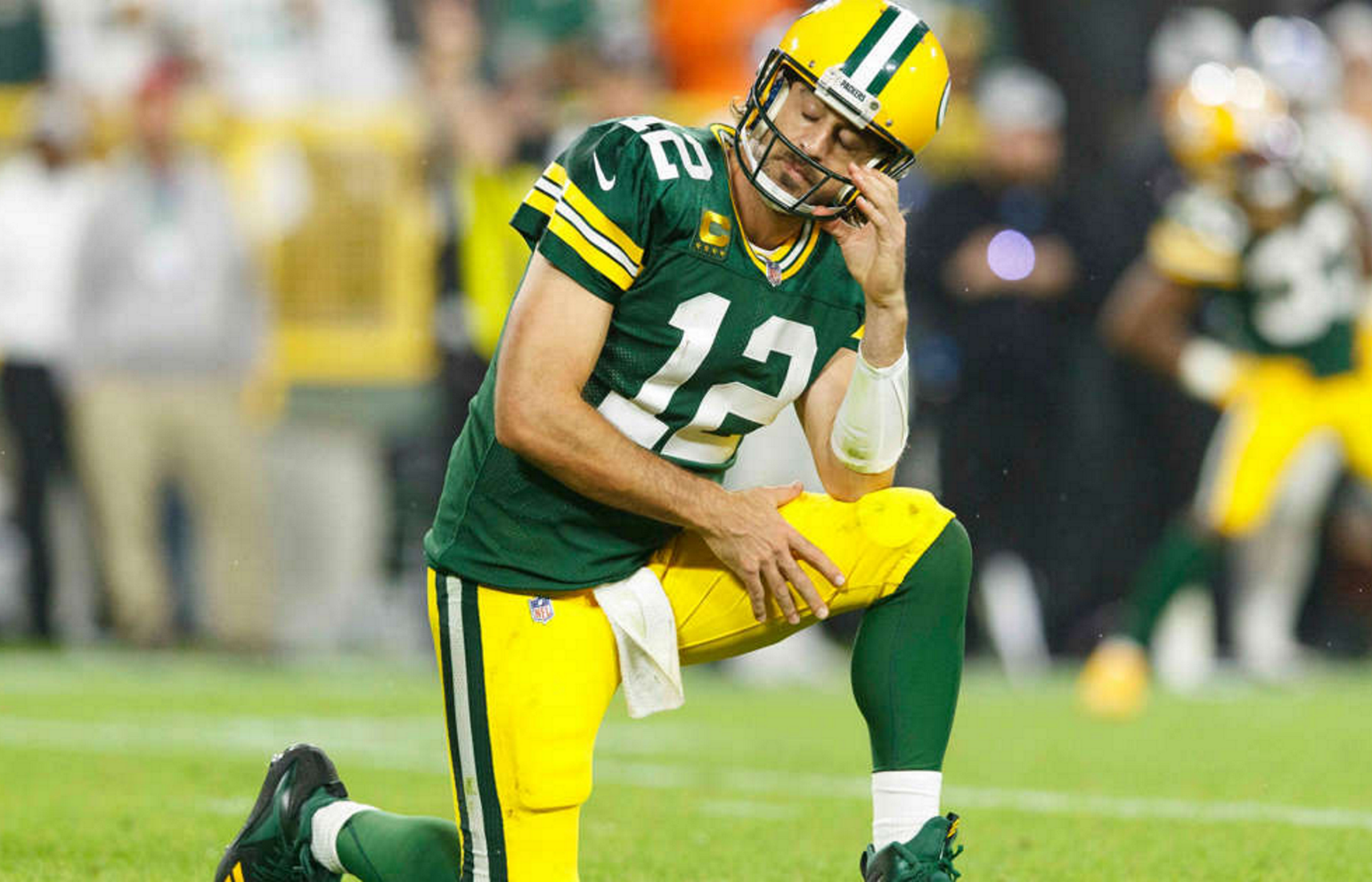 N.F.L. Fines Green Bay Packers and Aaron Rodgers for Covid Violations - The  New York Times